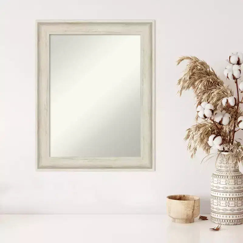 Specchio da parete rettangolare in crema effetto rustico spazzolato, pannello singolo
