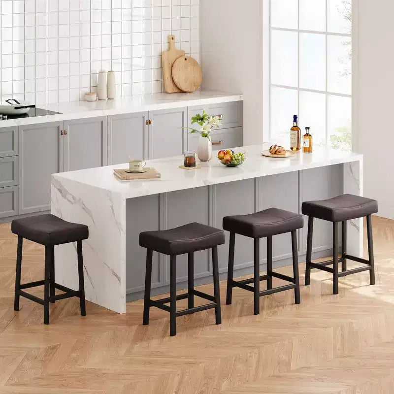 Set di 4 sgabelli da bar altezza bancone da 24 pollici, sedie a sella imbottite in pelle PU, ideali per isola cucina, sala da pranzo, bar di casa
