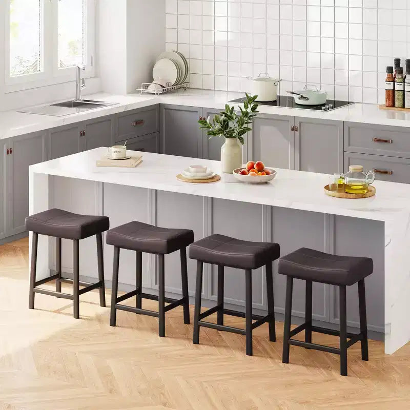 Set di 4 sgabelli da bar altezza bancone da 24 pollici, sedie a sella imbottite in pelle PU, ideali per isola cucina, sala da pranzo, bar di casa