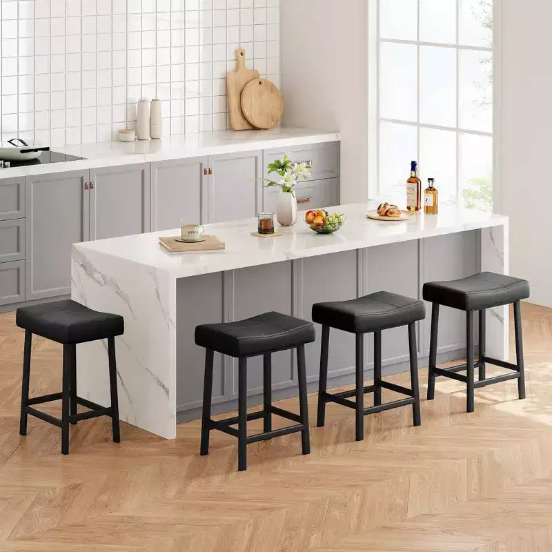 Set di 4 sgabelli da bar altezza bancone da 24 pollici, sedie a sella imbottite in pelle PU, ideali per isola cucina, sala da pranzo, bar di casa