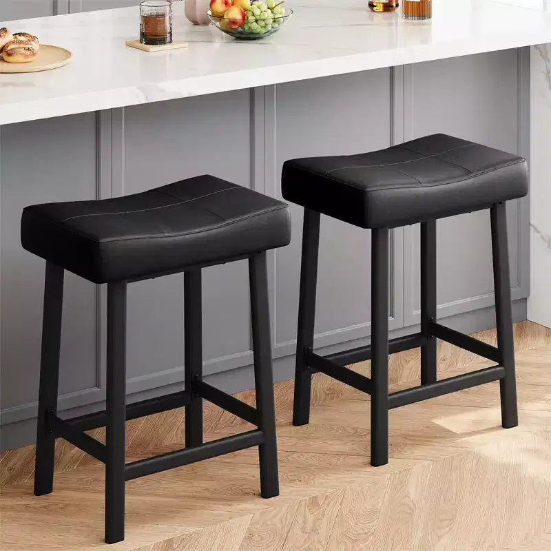 Set di 4 sgabelli da bar altezza bancone da 24 pollici, sedie a sella imbottite in pelle PU, ideali per isola cucina, sala da pranzo, bar di casa