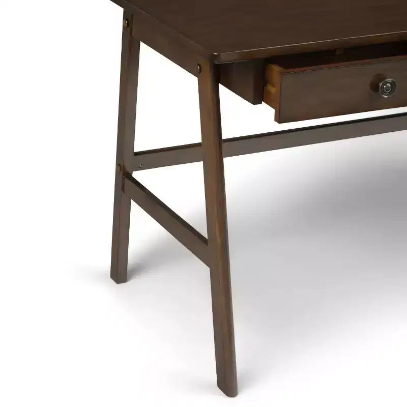 Scrivania marrone invecchiato naturale, 3 cassetti, 1 posto (60" L)
