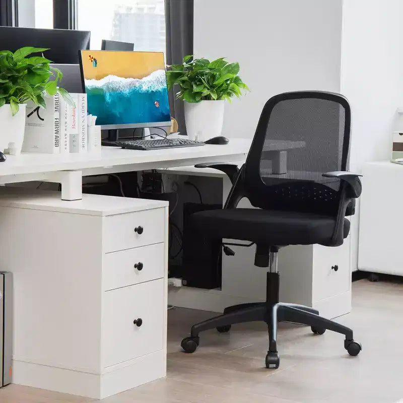 Sedia da ufficio in rete bianco/nero con braccioli ribaltabili, singola